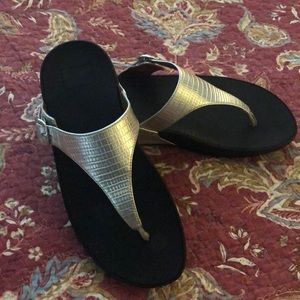 FitFlop Leather Croc Embossed Sandal Silver sz 7